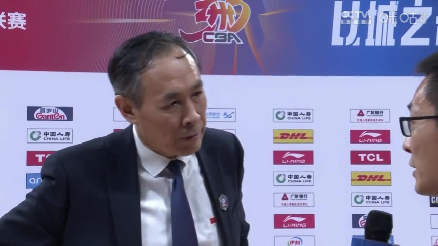 许利民:本场赢得很艰难 青岛是一支顽强的球队 他们压着我们打